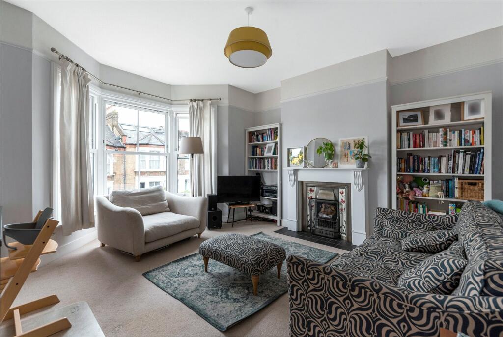 2 bedroom apartment for sale in St. Asaph Road, London, SE4
