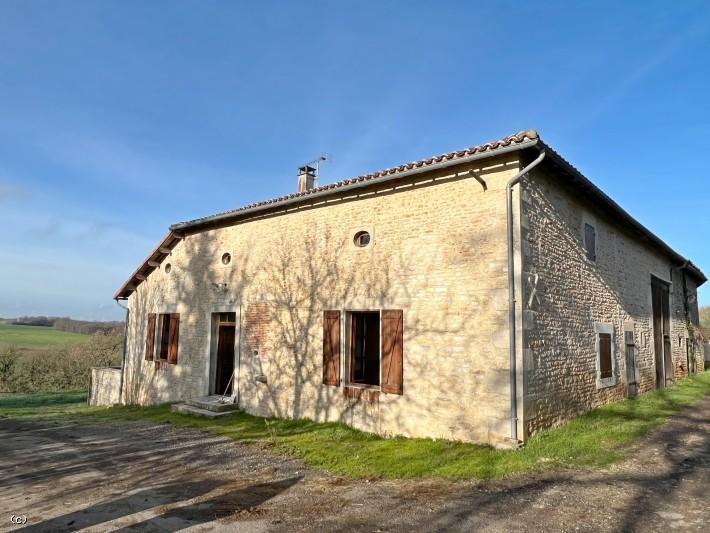 Stone House in Lizant, Poitou Charentes for sale