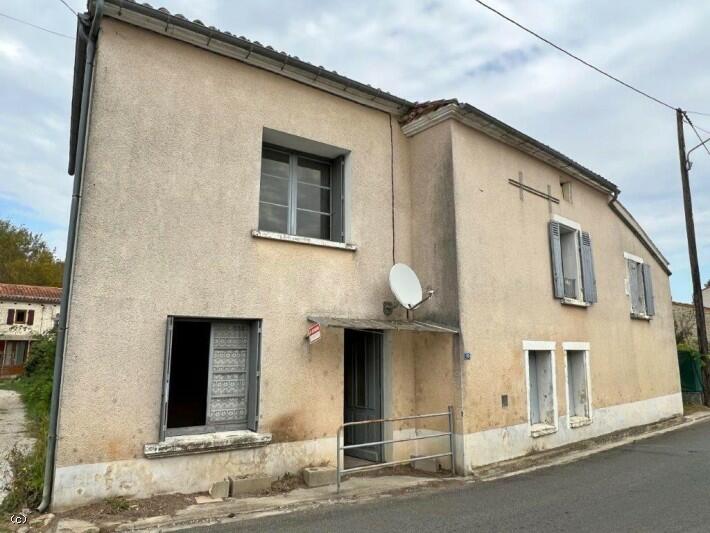 5 bedroom Village House for sale in Mansle, Poitou Charentes...
