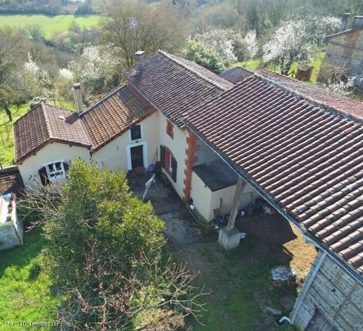 2 bedroom house for sale in ChampagneMouton, Poitou Charentes, France