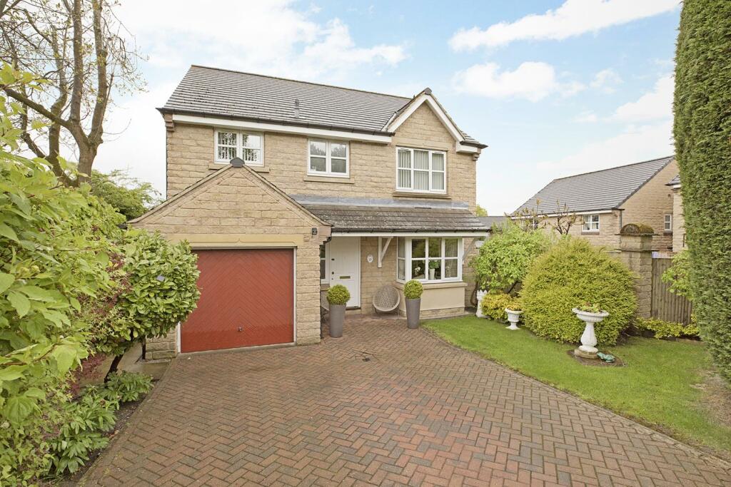 4 bedroom detached house for sale in The Copse, Burley in Wharfedale