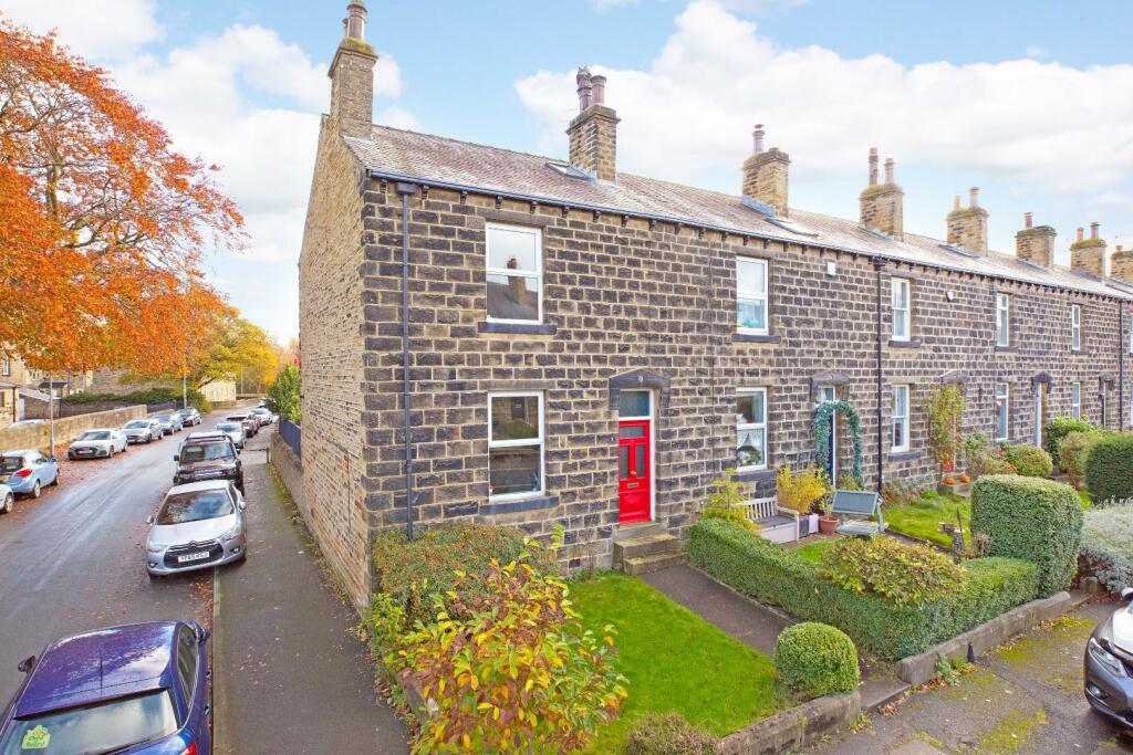 2 bedroom end of terrace house for sale in Lawn Road, Burley In