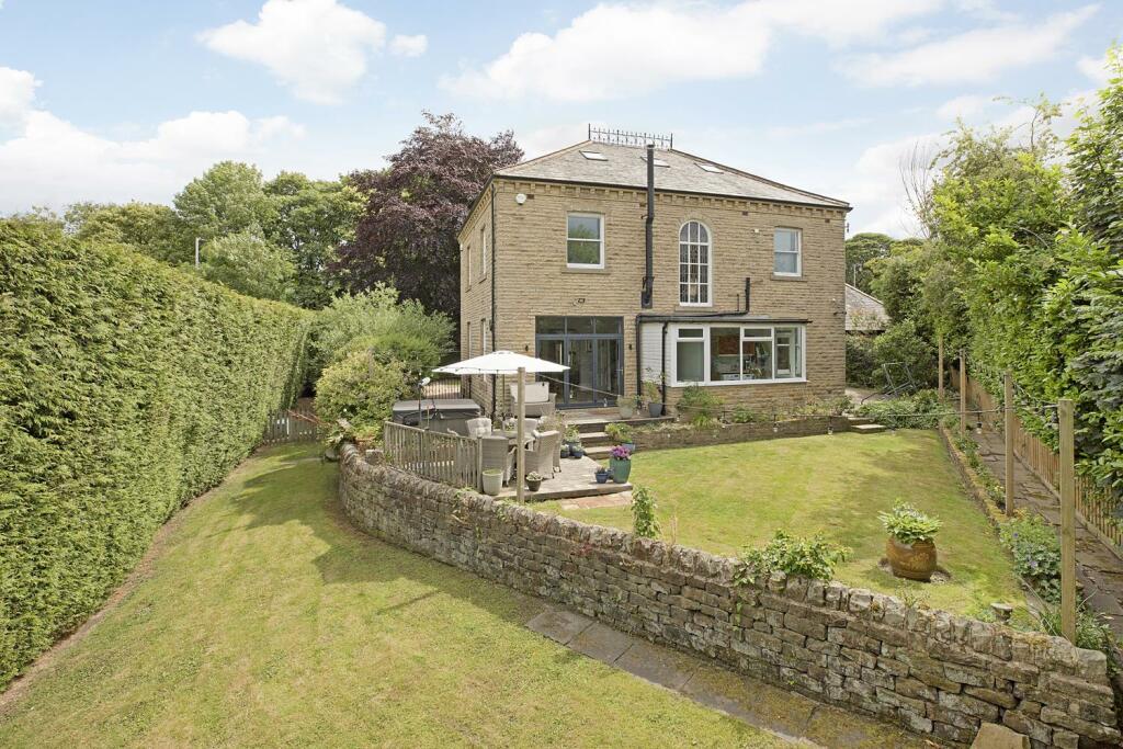 6 bedroom detached house for sale in Bradford Road, Menston, Ilkley, LS29