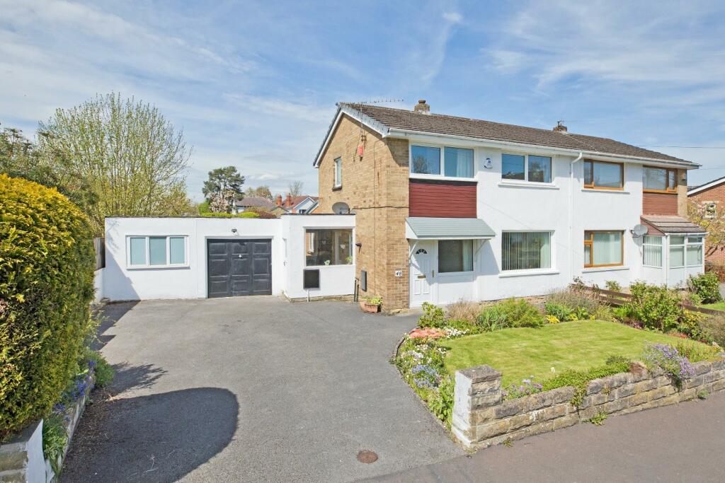 3 bedroom semidetached house for sale in West View Avenue, Burley In