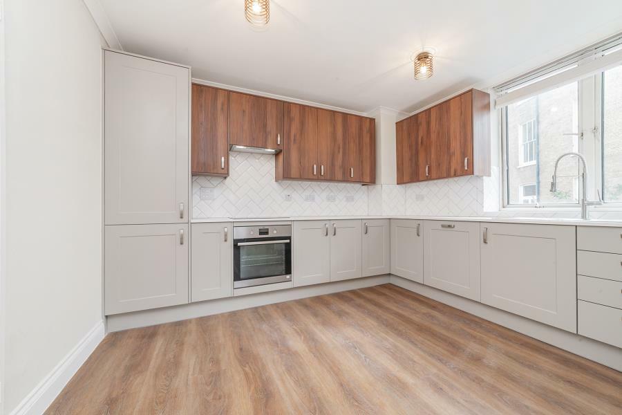 2 bedroom apartment for rent in Arden House, Earl's Court Road, W8