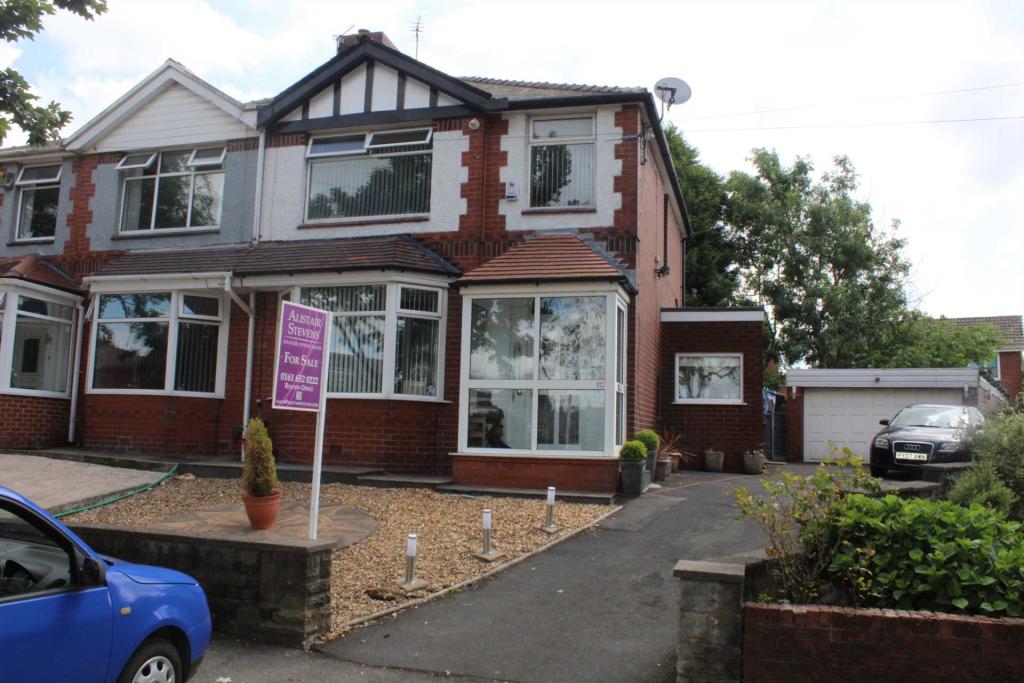 3 bedroom semidetached house for sale in Broadway, Royton, OL2