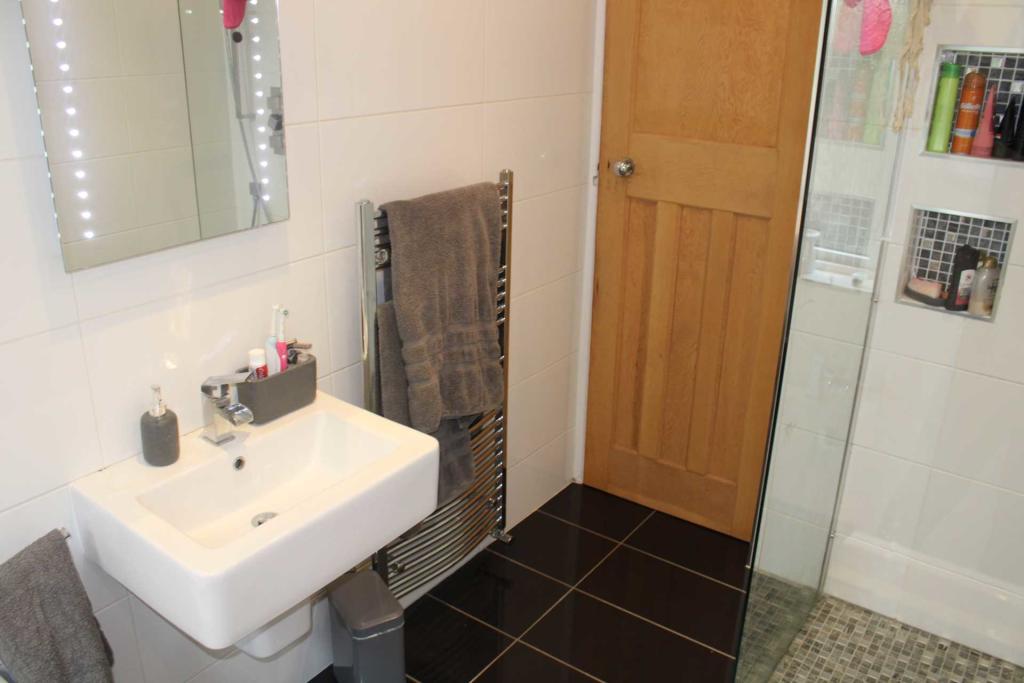 3 bedroom semidetached house for sale in Broadway, Royton, OL2