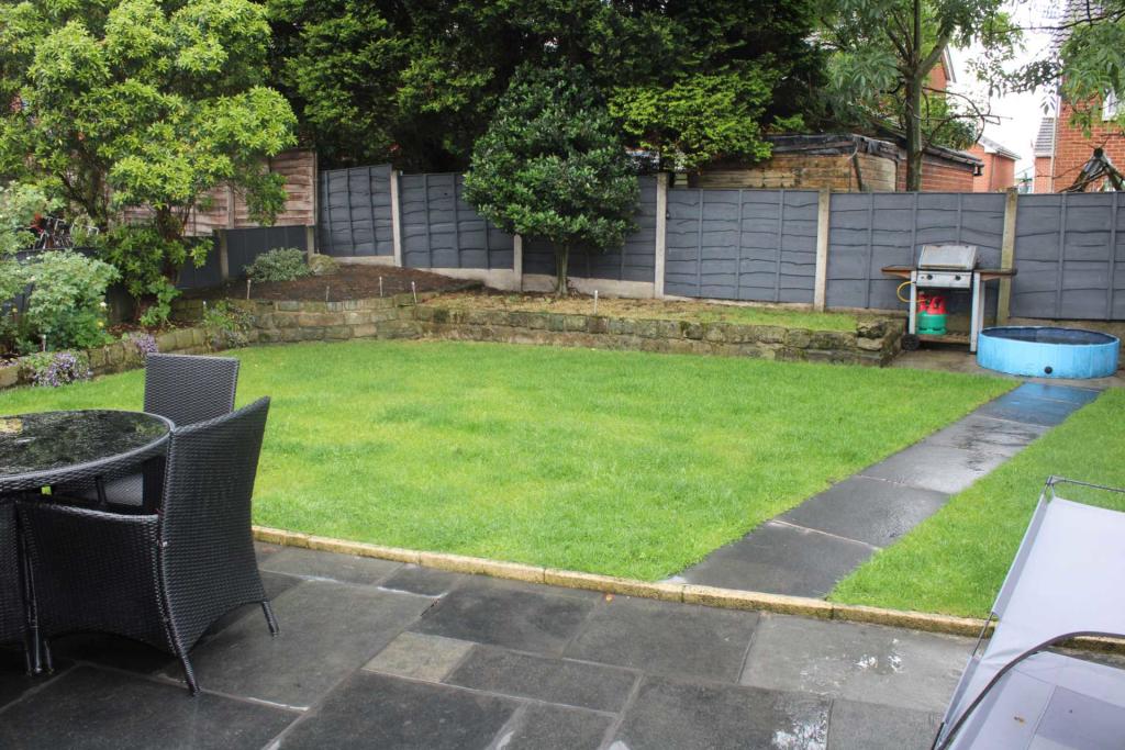 3 bedroom semidetached house for sale in Broadway, Royton, OL2