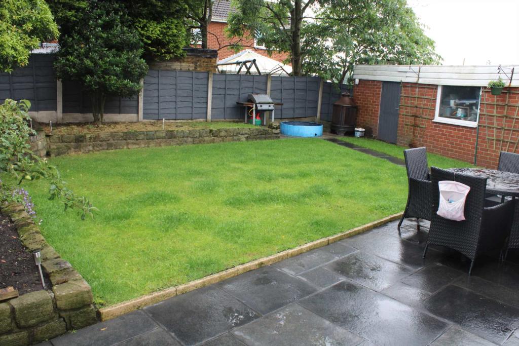 3 bedroom semidetached house for sale in Broadway, Royton, OL2