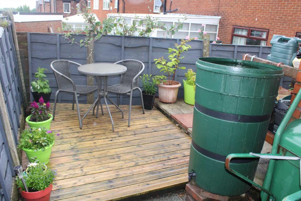 3 bedroom semidetached house for sale in Broadway, Royton, OL2