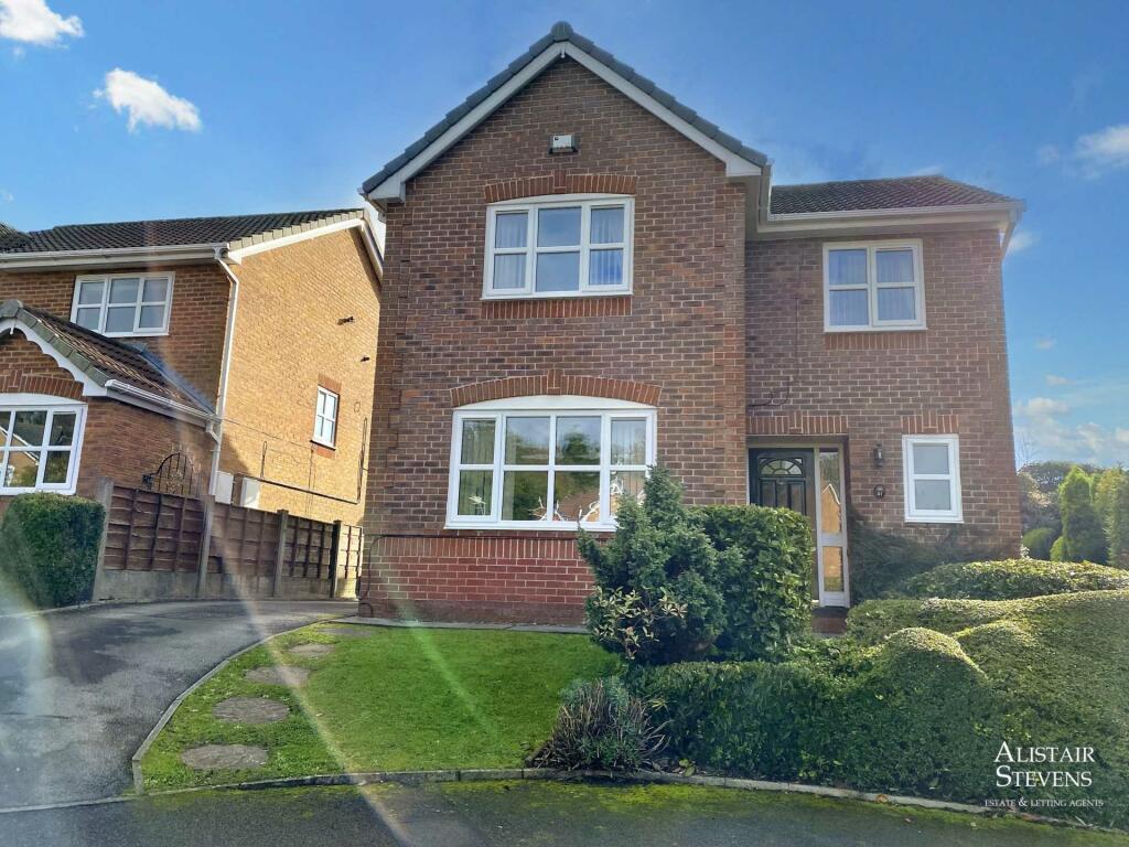 4 bedroom detached house for sale in Cavendish Way, Royton, OL2