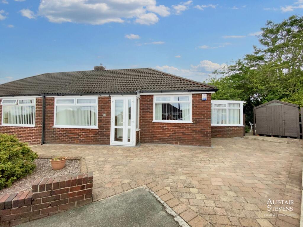 2 bedroom semidetached bungalow for sale in Ainsdale Crescent, Royton, OL2