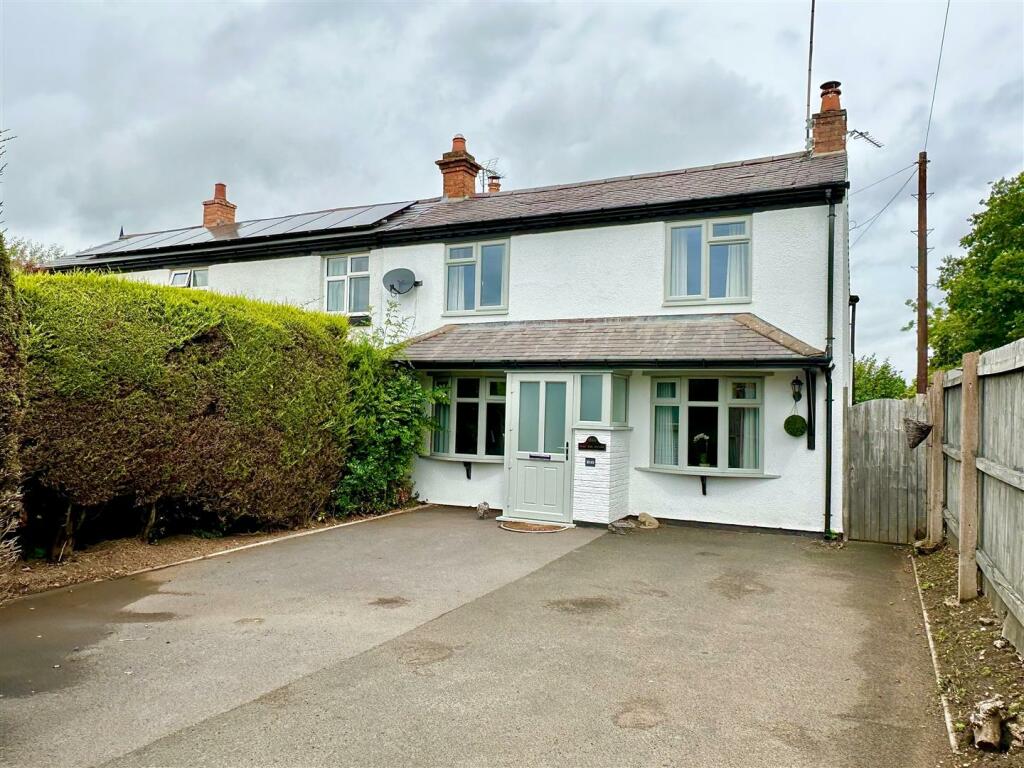 2 bedroom semidetached house for sale in Evesham Road, Astwood Bank