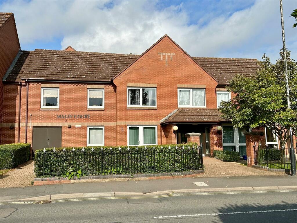 2 bedroom retirement property for sale in School Road, Alcester, B49