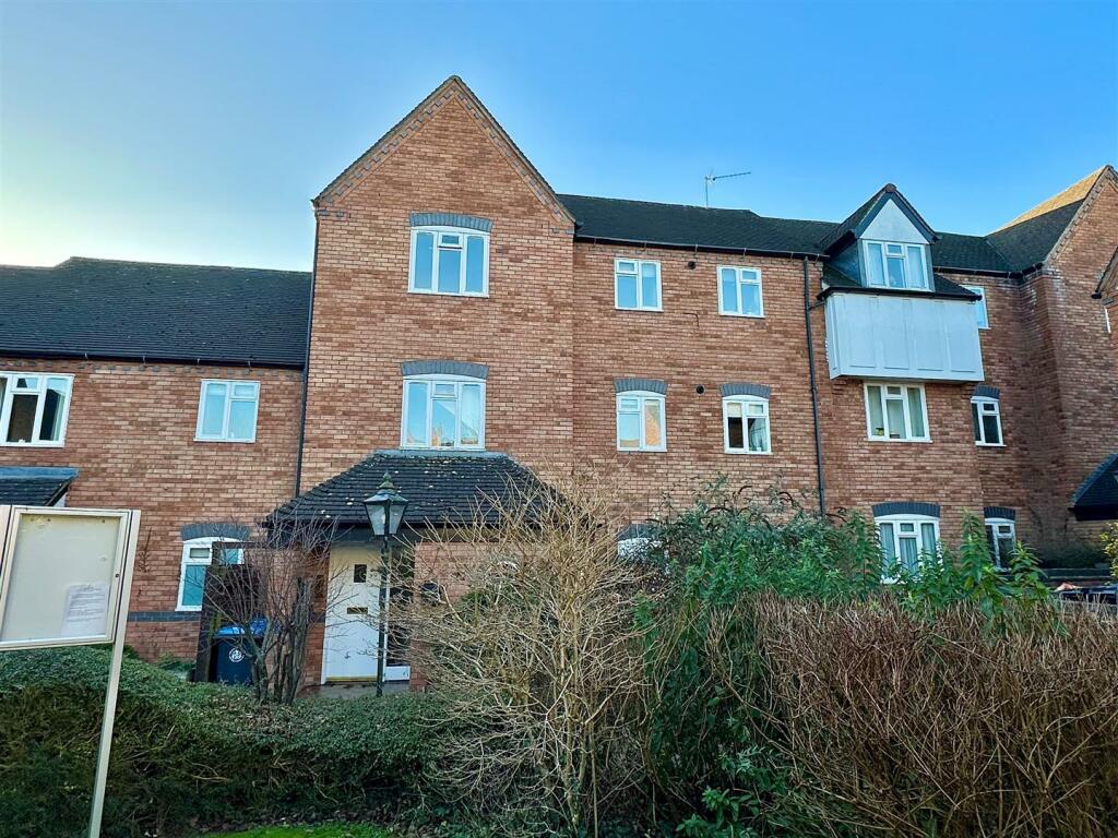 2 bedroom apartment for sale in Gas House Lane, Alcester, B49