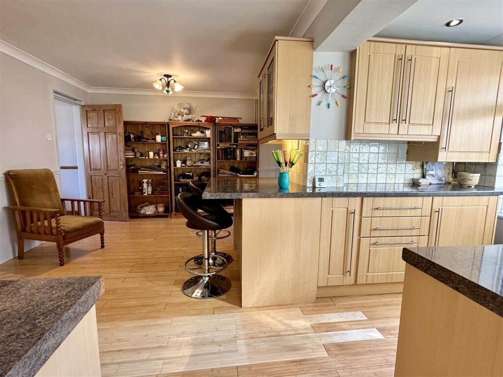 Additional property image - Foredrift Close, Southcrest, Redditch