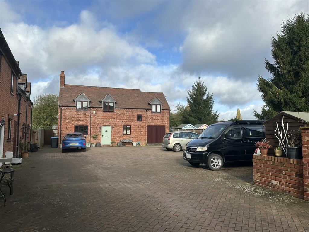 Additional property image - Swan Court, Swan Street, Alcester