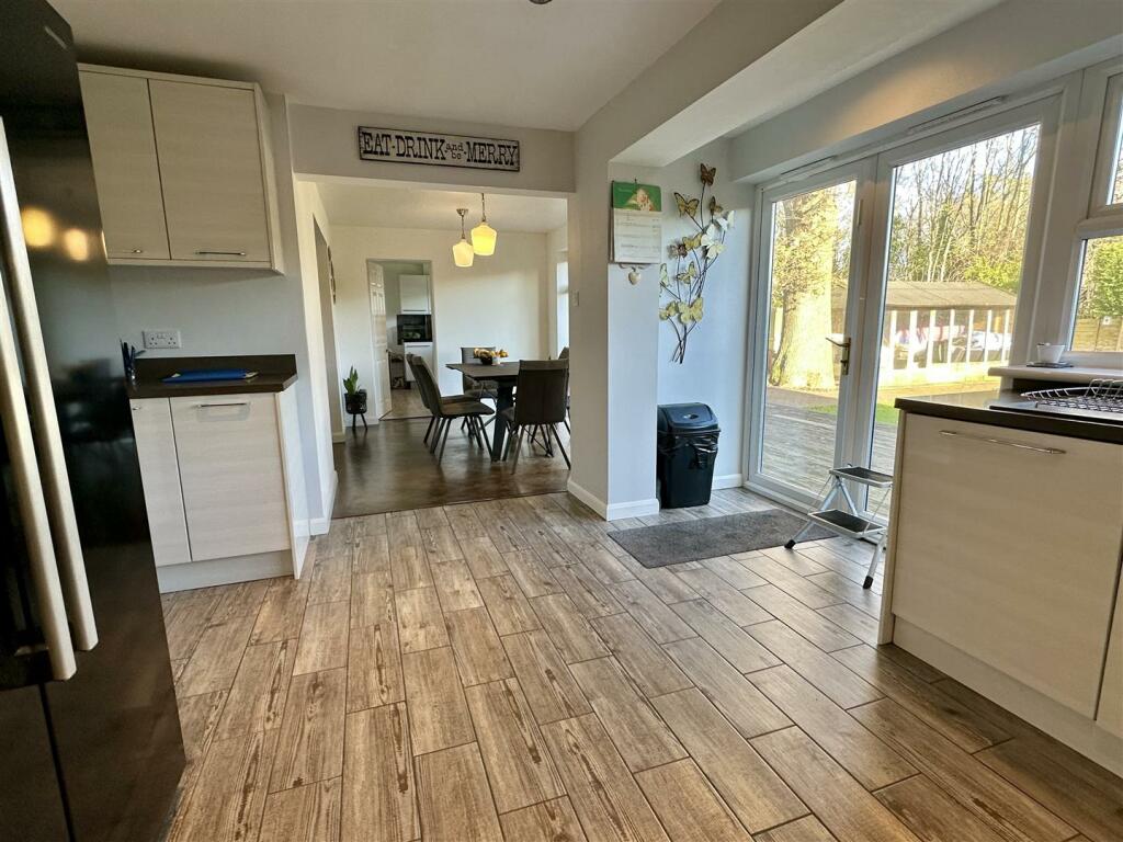 Additional property image - Coleshill Close, Hunt End, Redditch
