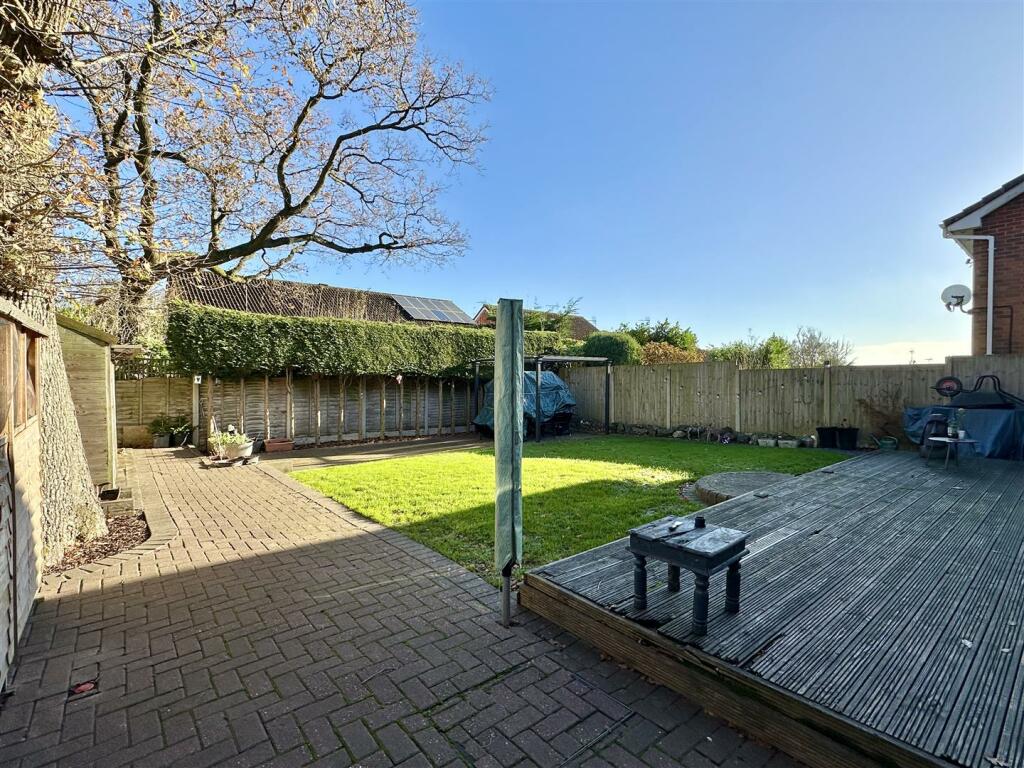 Additional property image - Coleshill Close, Hunt End, Redditch