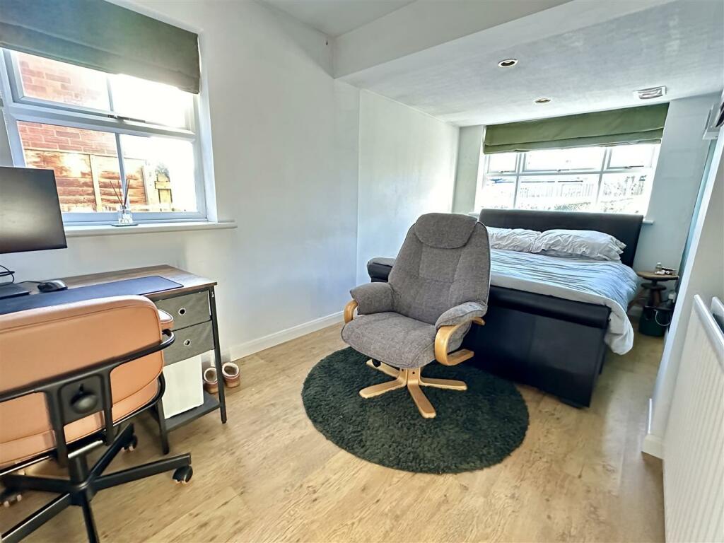 Additional property image - Coleshill Close, Hunt End, Redditch