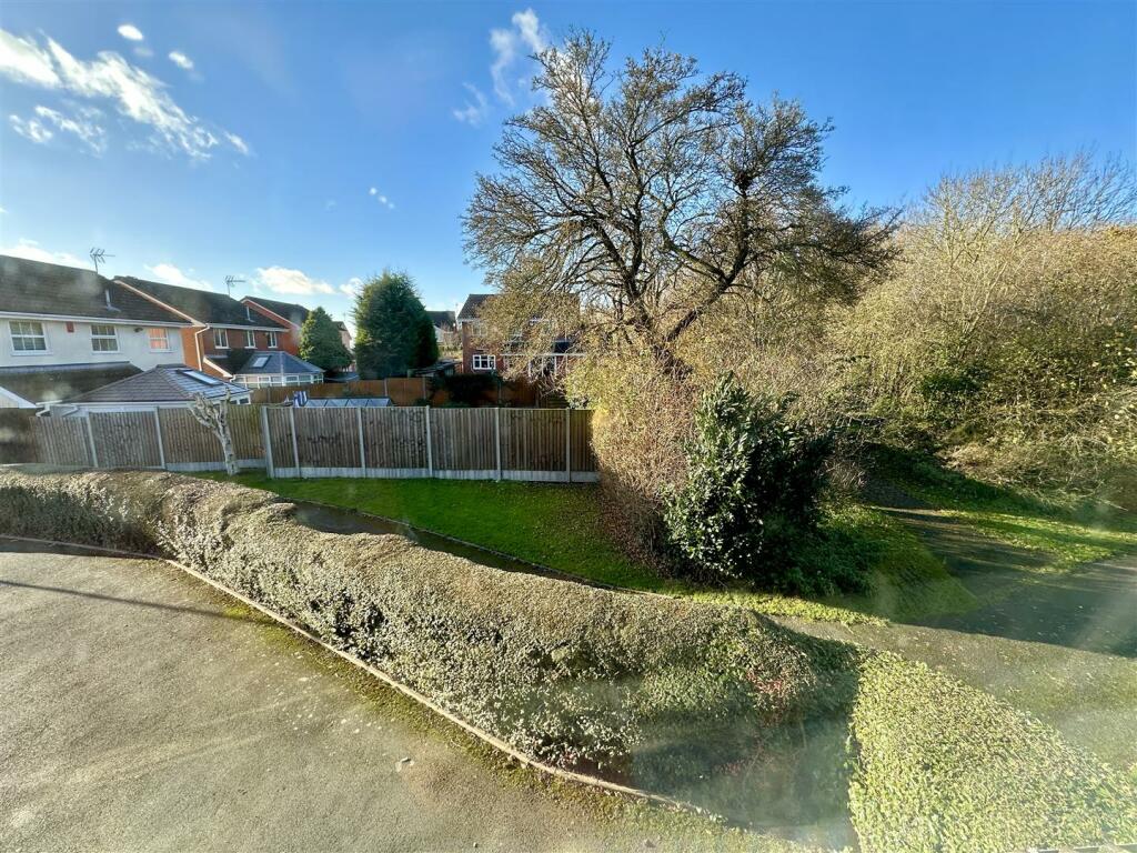 Additional property image - Coleshill Close, Hunt End, Redditch