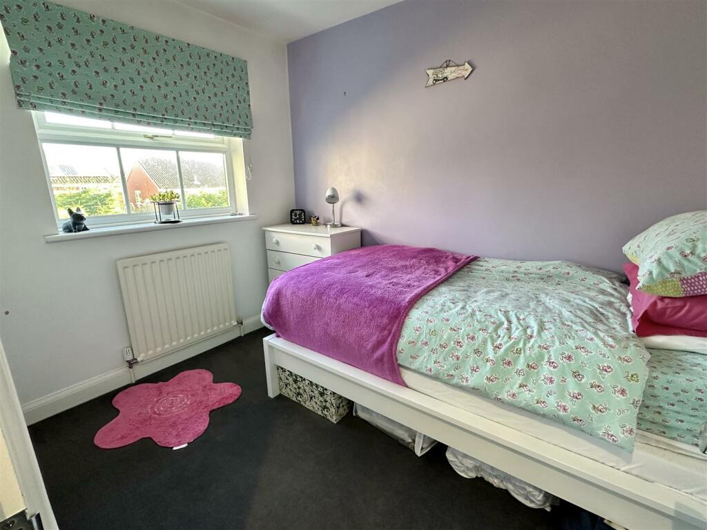 Additional property image - Coleshill Close, Hunt End, Redditch