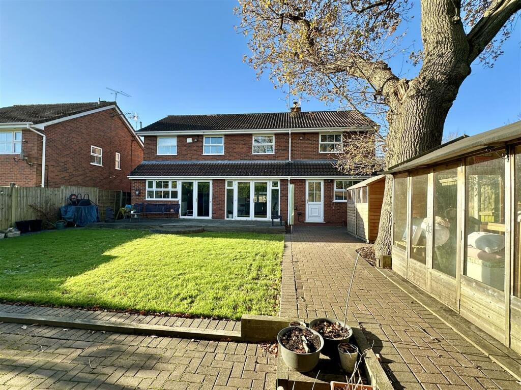 Additional property image - Coleshill Close, Hunt End, Redditch