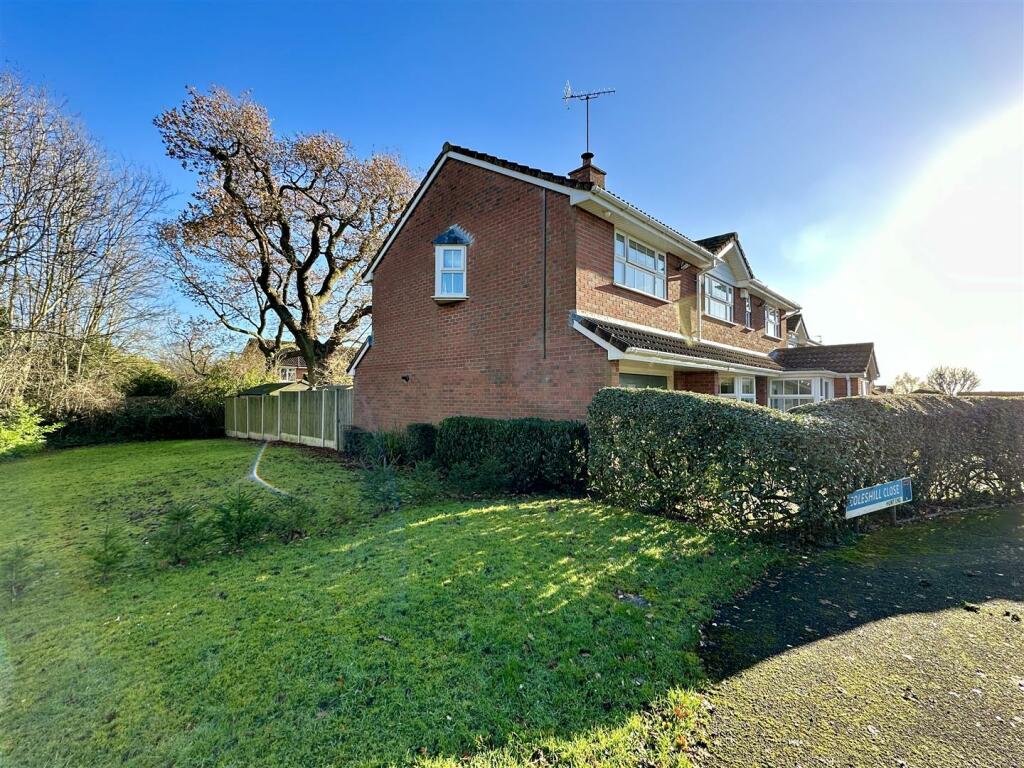 Additional property image - Coleshill Close, Hunt End, Redditch
