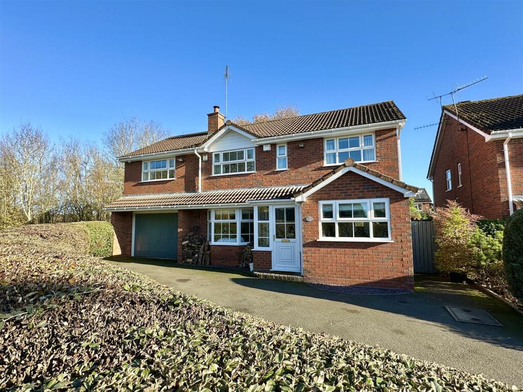 Additional property image - Coleshill Close, Hunt End, Redditch