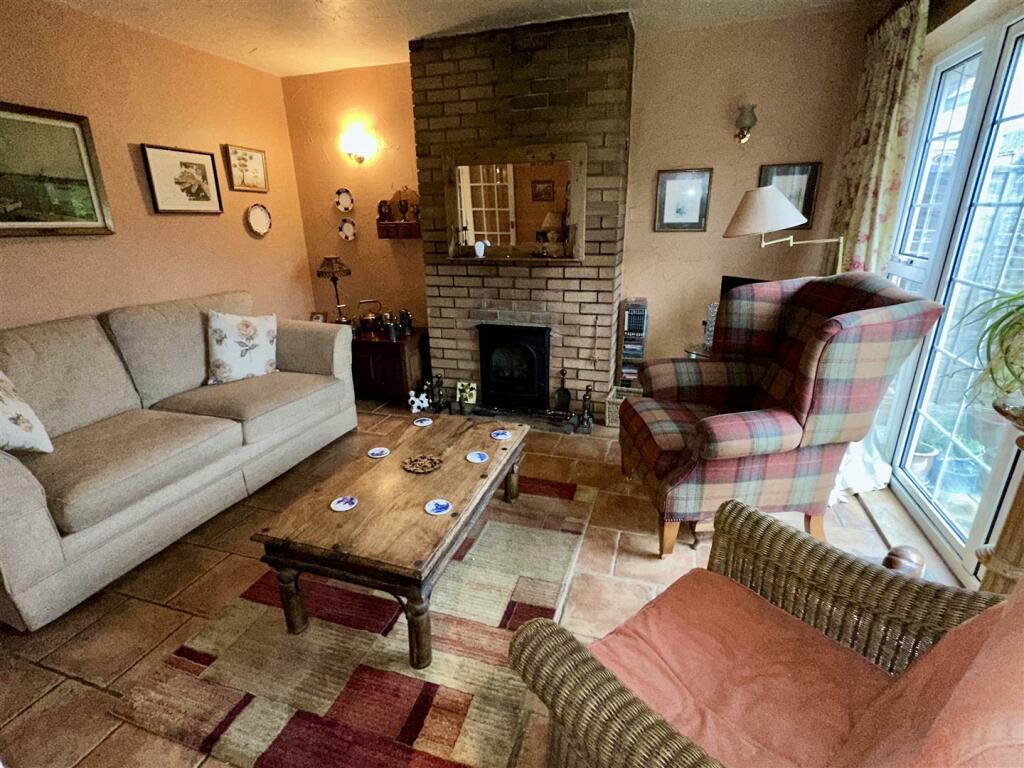 Additional property image - Moorfield Road, Alcester