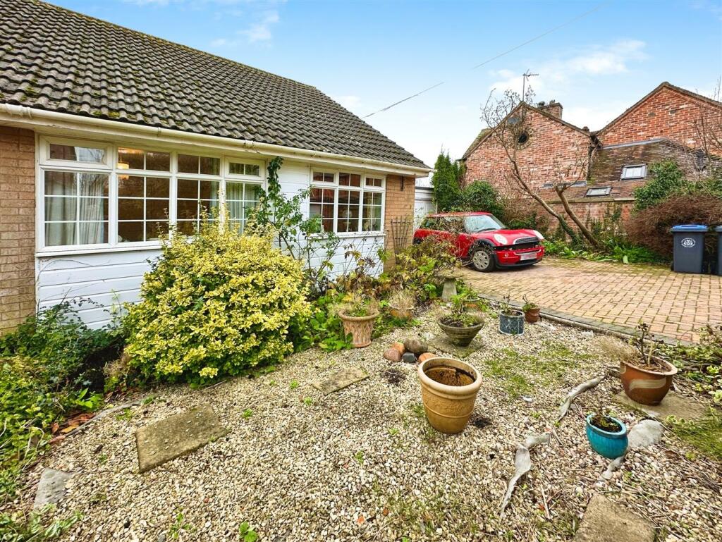 Additional property image - Moorfield Road, Alcester