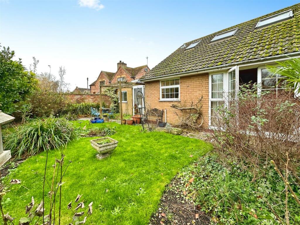 Additional property image - Moorfield Road, Alcester