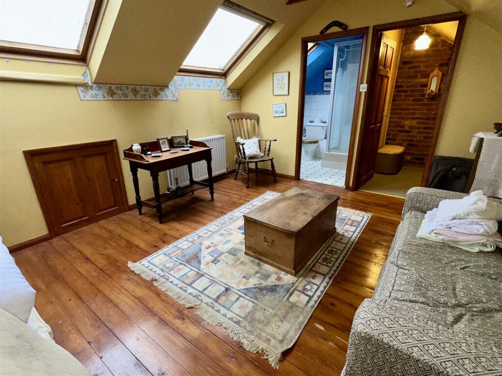 Additional property image - Moorfield Road, Alcester