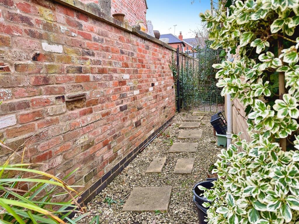 Additional property image - Moorfield Road, Alcester