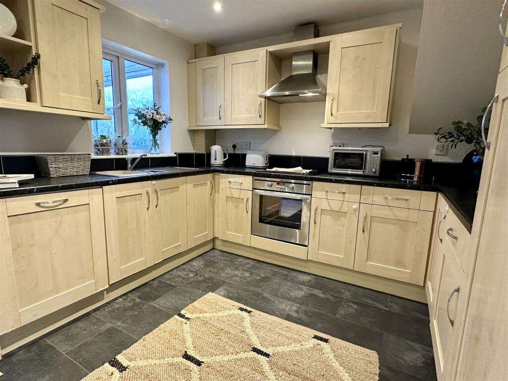 Additional property image - Willow Close, Alcester
