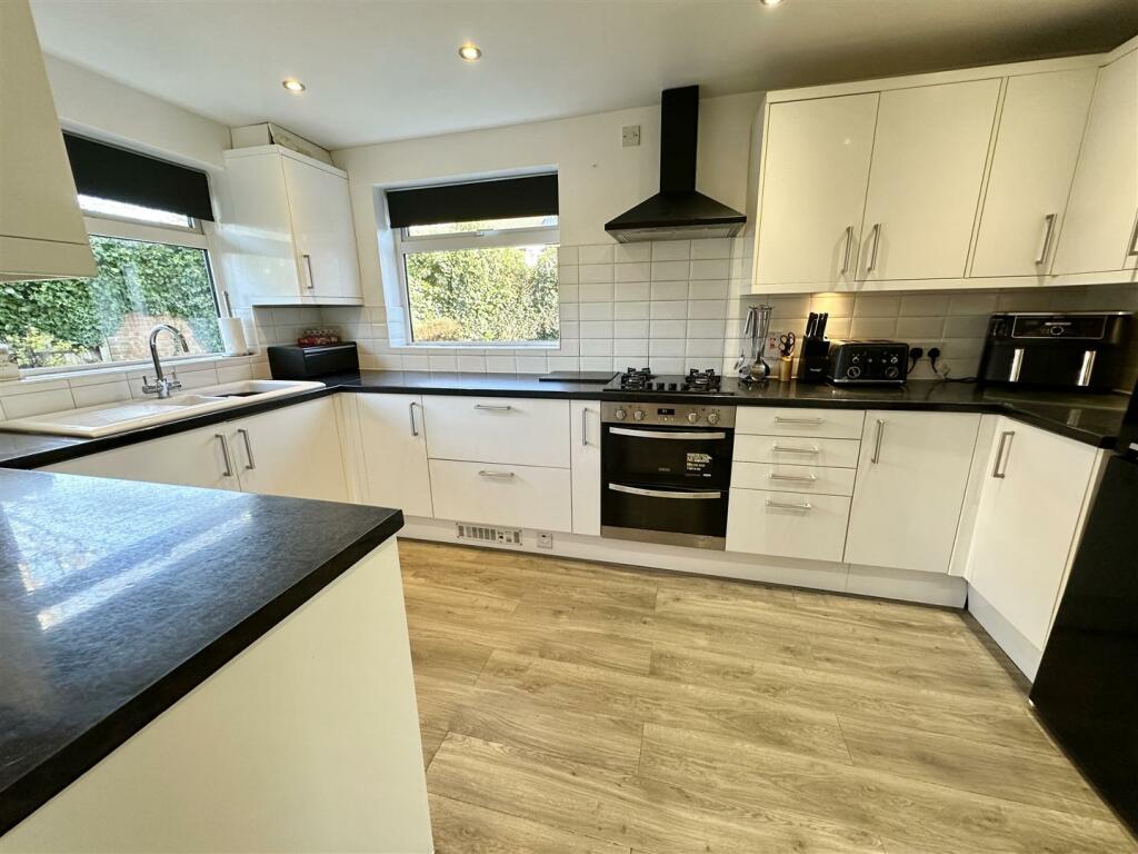 Additional property image - Fairwater Crescent, Alcester