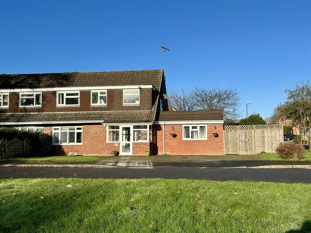 Additional property image - Fairwater Crescent, Alcester
