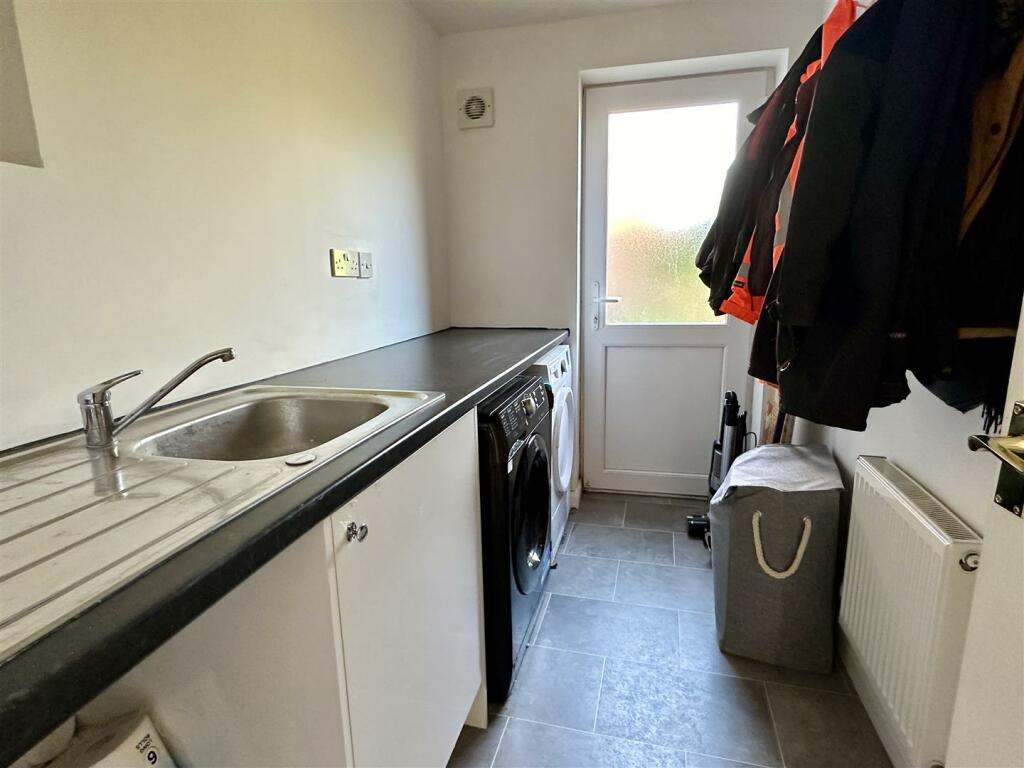 Additional property image - Fairwater Crescent, Alcester
