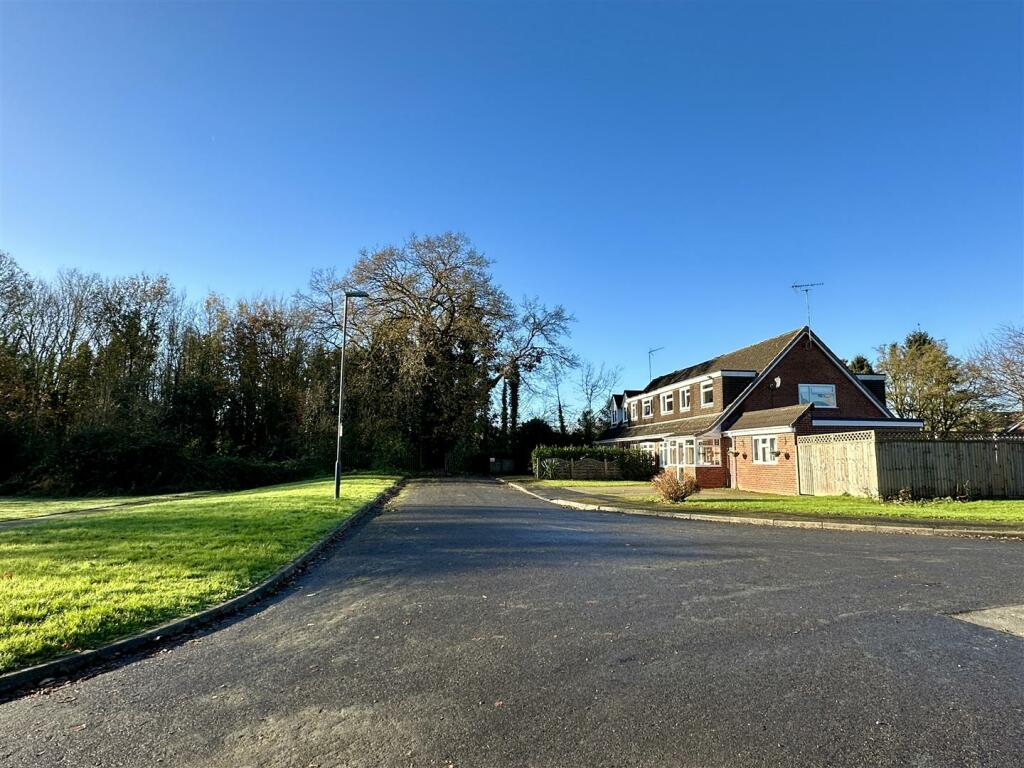 Additional property image - Fairwater Crescent, Alcester