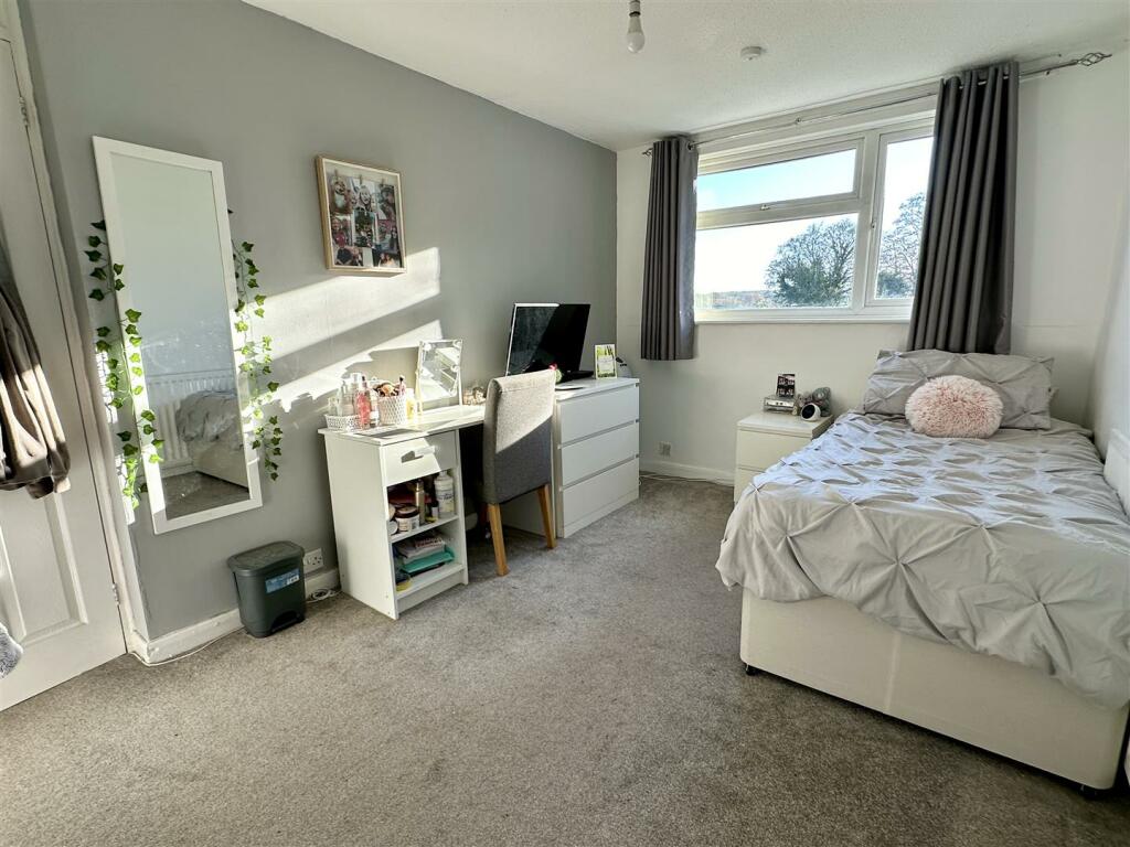 Additional property image - Fairwater Crescent, Alcester