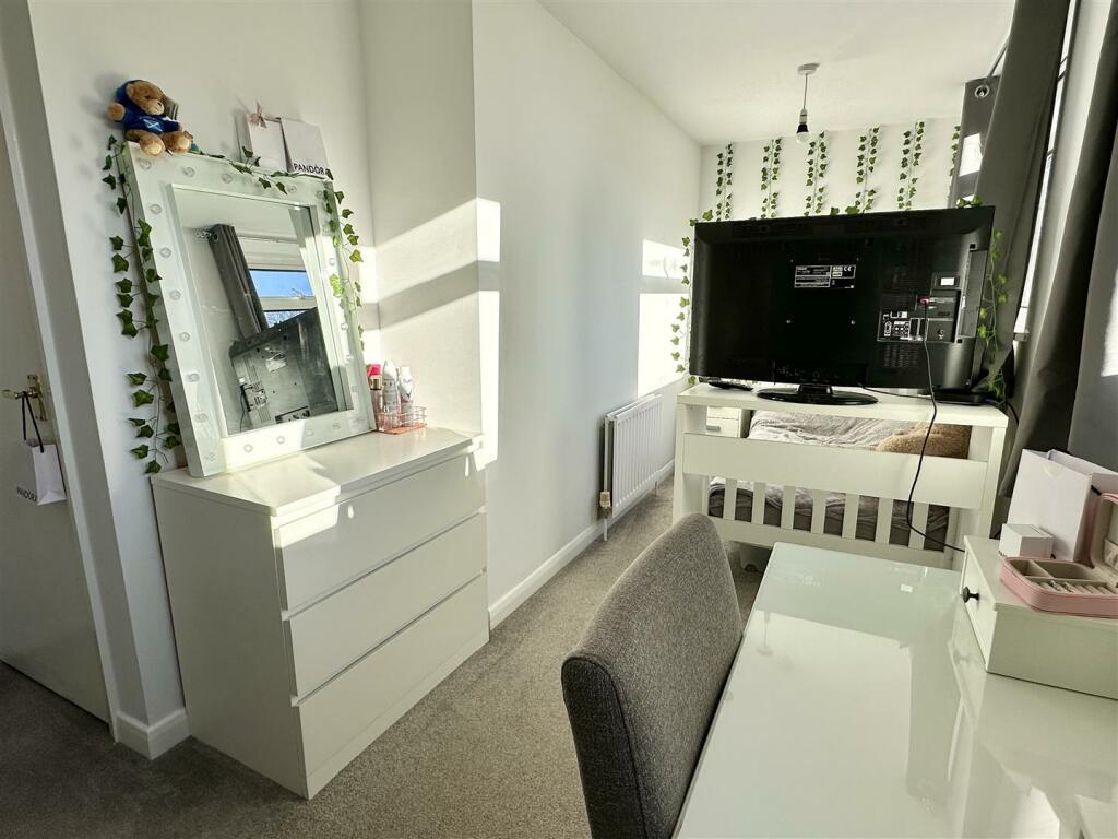 Additional property image - Fairwater Crescent, Alcester