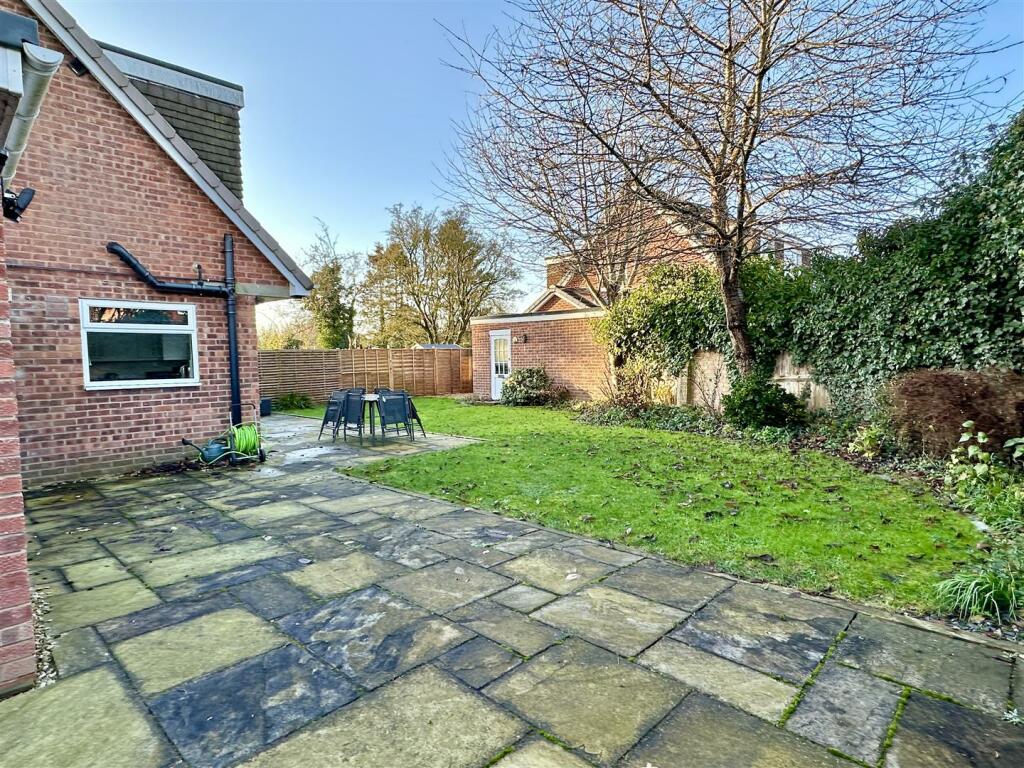 Additional property image - Fairwater Crescent, Alcester