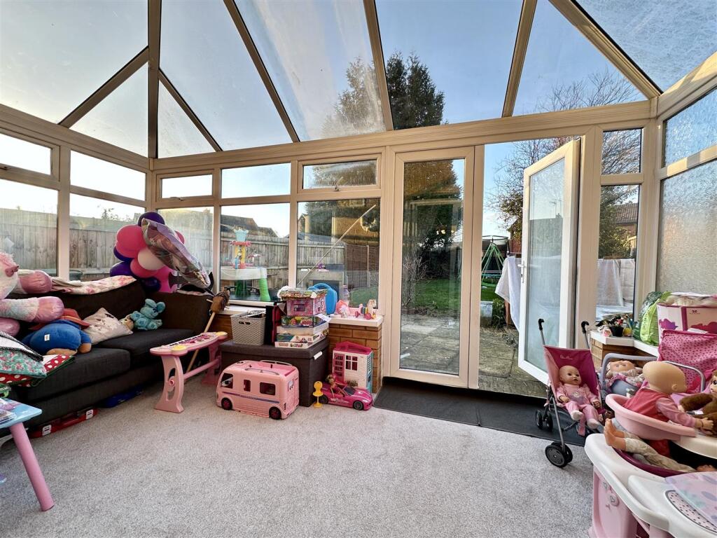 Additional property image - Avon Crescent, Alcester