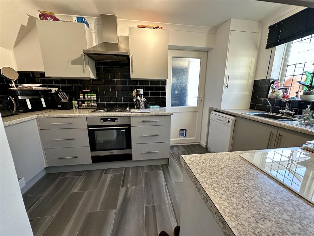 Additional property image - Avon Crescent, Alcester