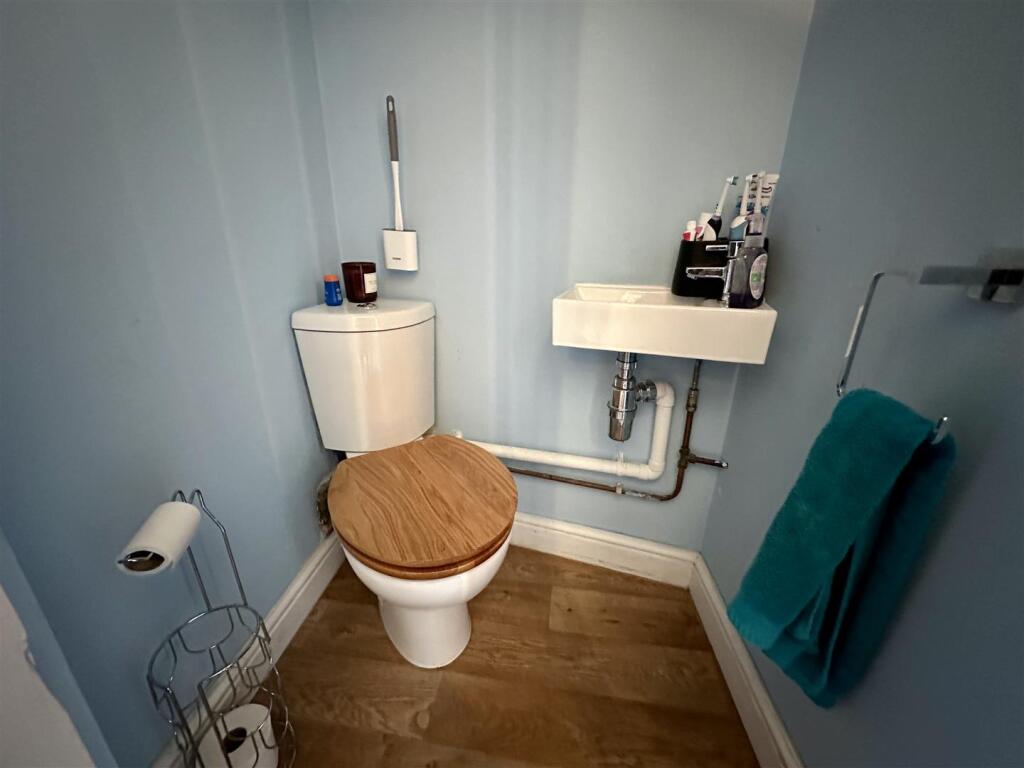 Additional property image - Avon Crescent, Alcester