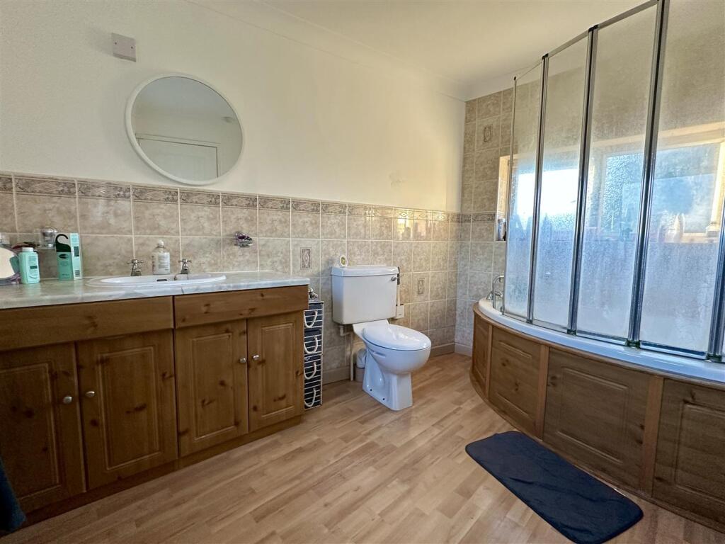 Additional property image - Avon Crescent, Alcester