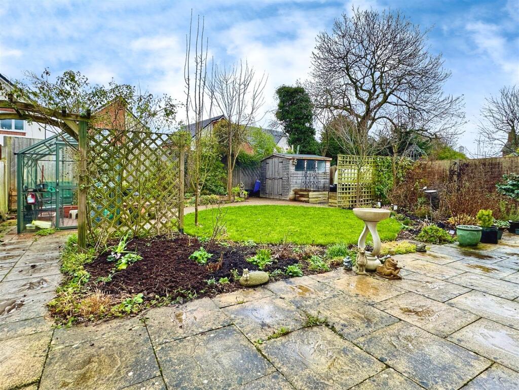 Additional property image - Holt Gardens, Studley