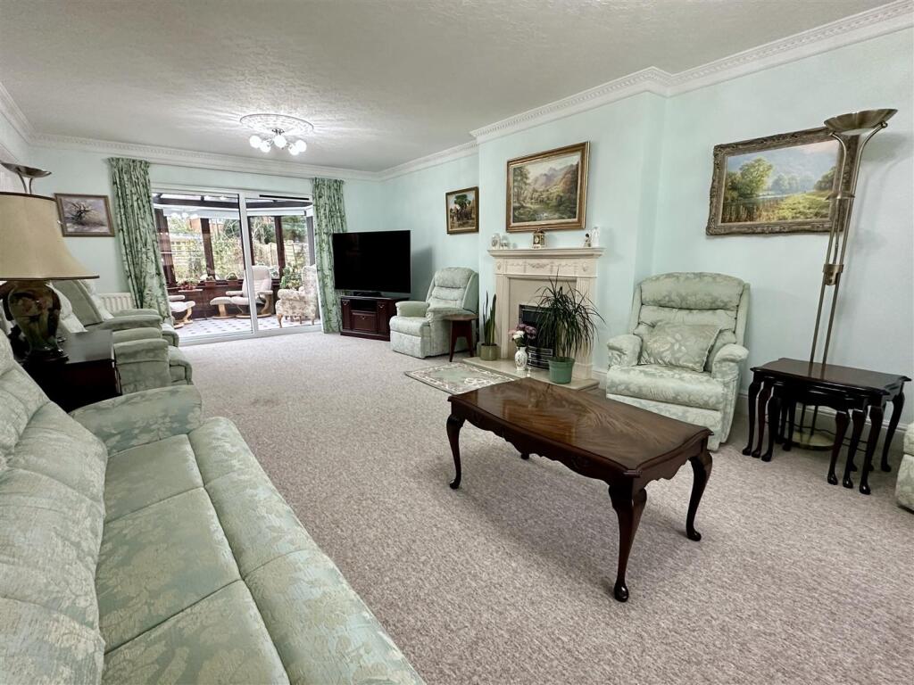 Additional property image - Holt Gardens, Studley
