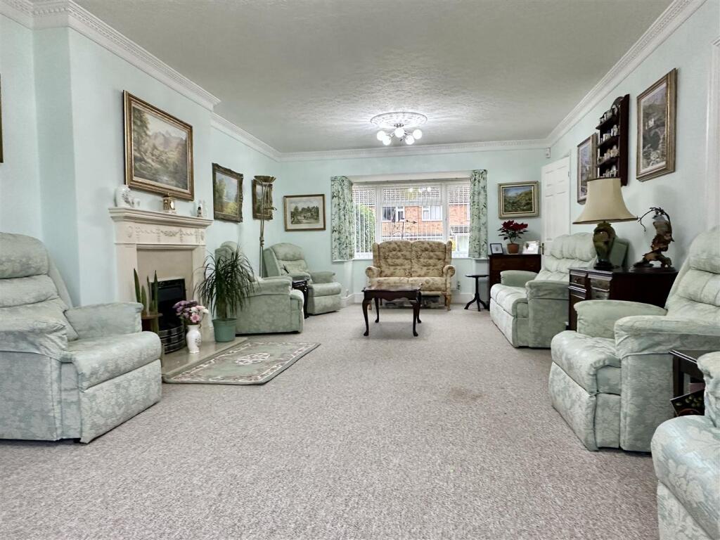 Additional property image - Holt Gardens, Studley