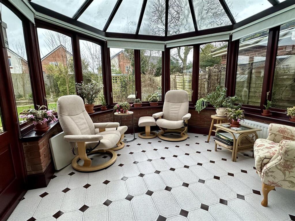Additional property image - Holt Gardens, Studley